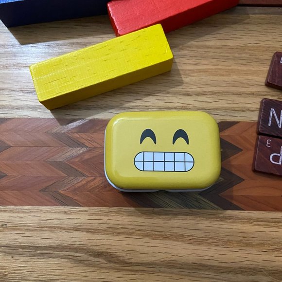 Cheesing Emoji - Yellow Mini Tin Box - Picture 4 of 4